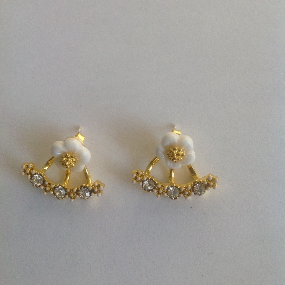 3/$15 New flower earrings stud